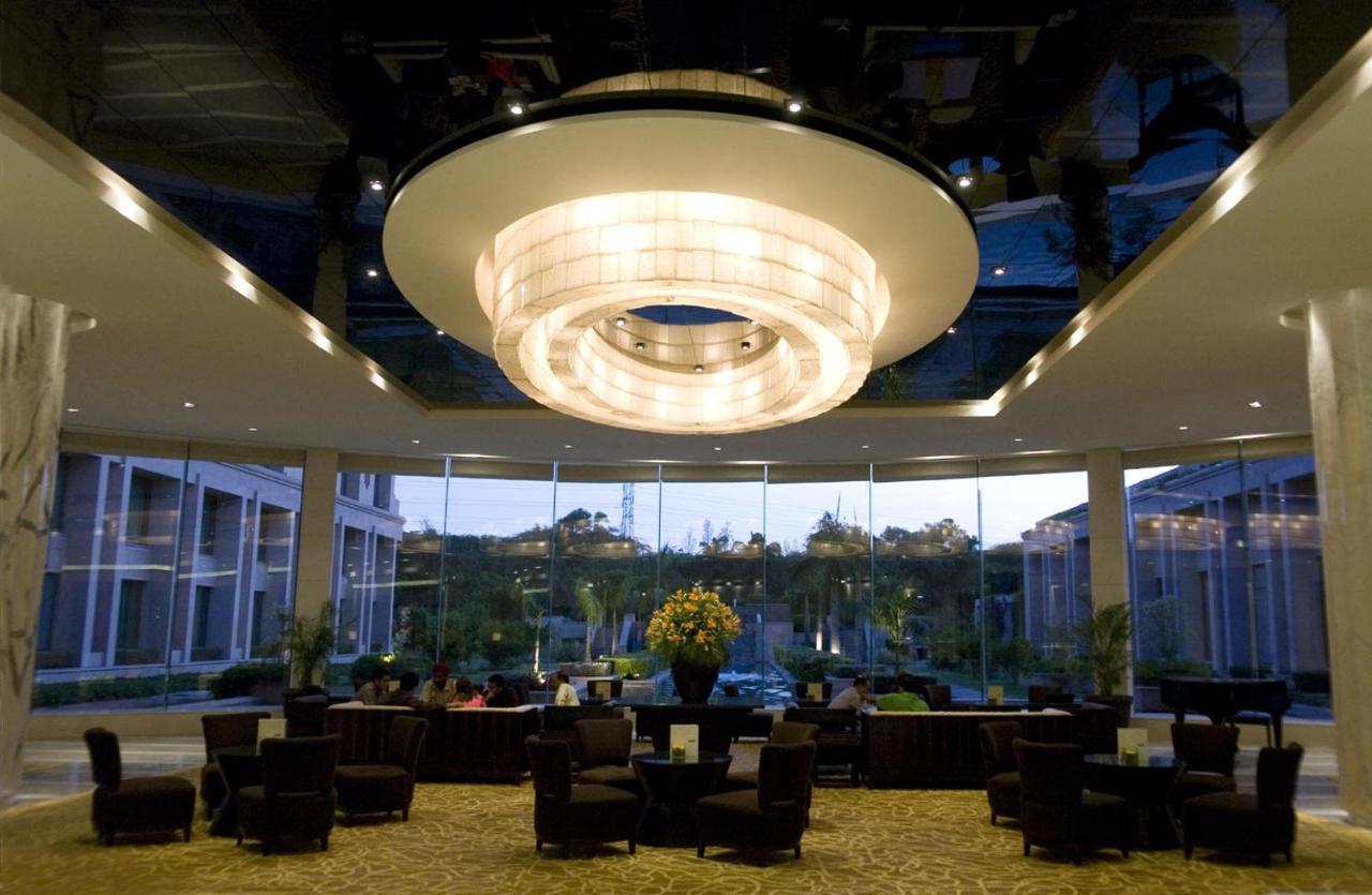 The Grand New Delhi Hotel Екстериор снимка