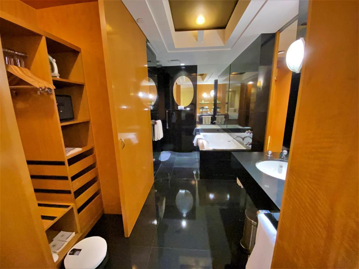 The Grand New Delhi Hotel Екстериор снимка
