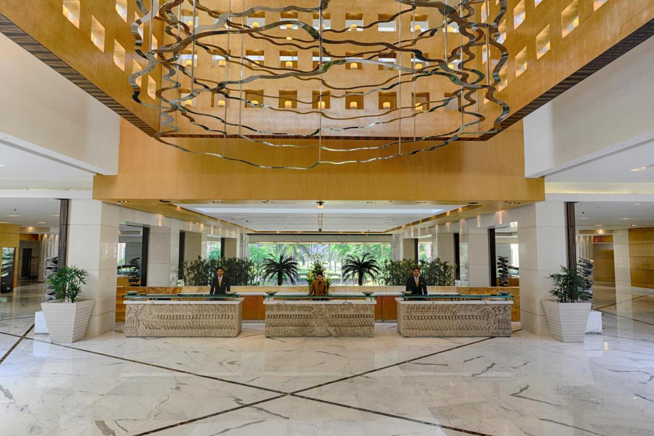 The Grand New Delhi Hotel Екстериор снимка