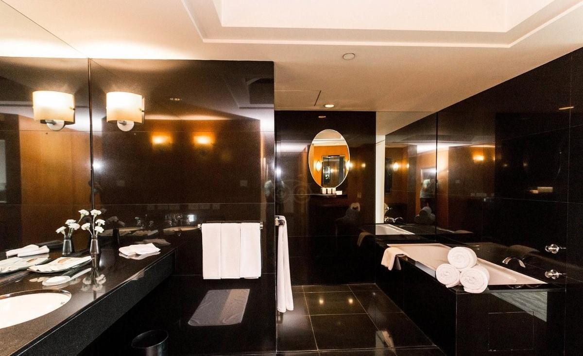The Grand New Delhi Hotel Екстериор снимка