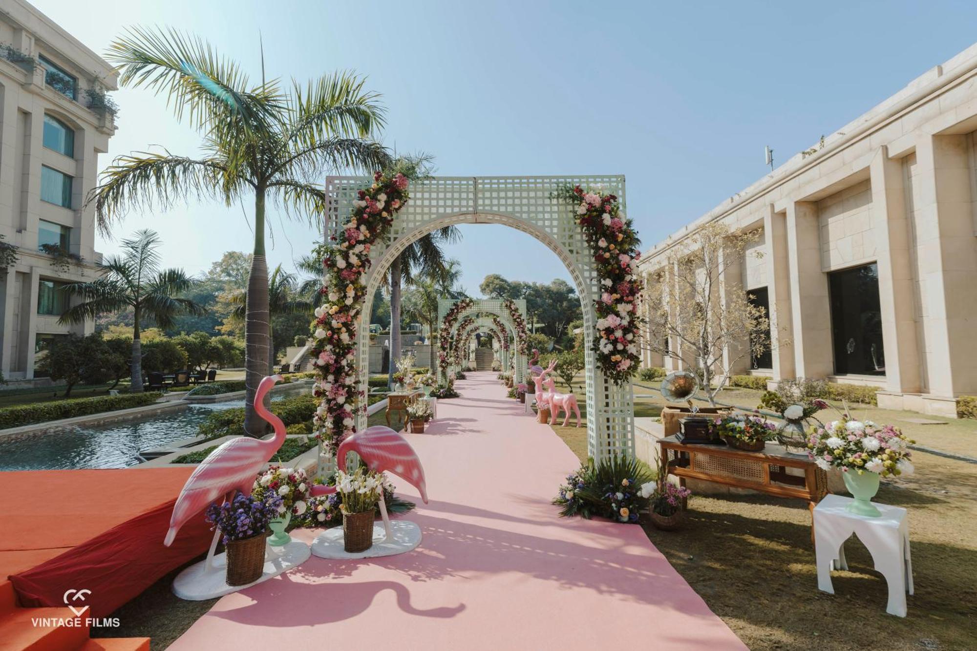 The Grand New Delhi Hotel Екстериор снимка